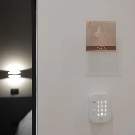 Lvna Telesia *